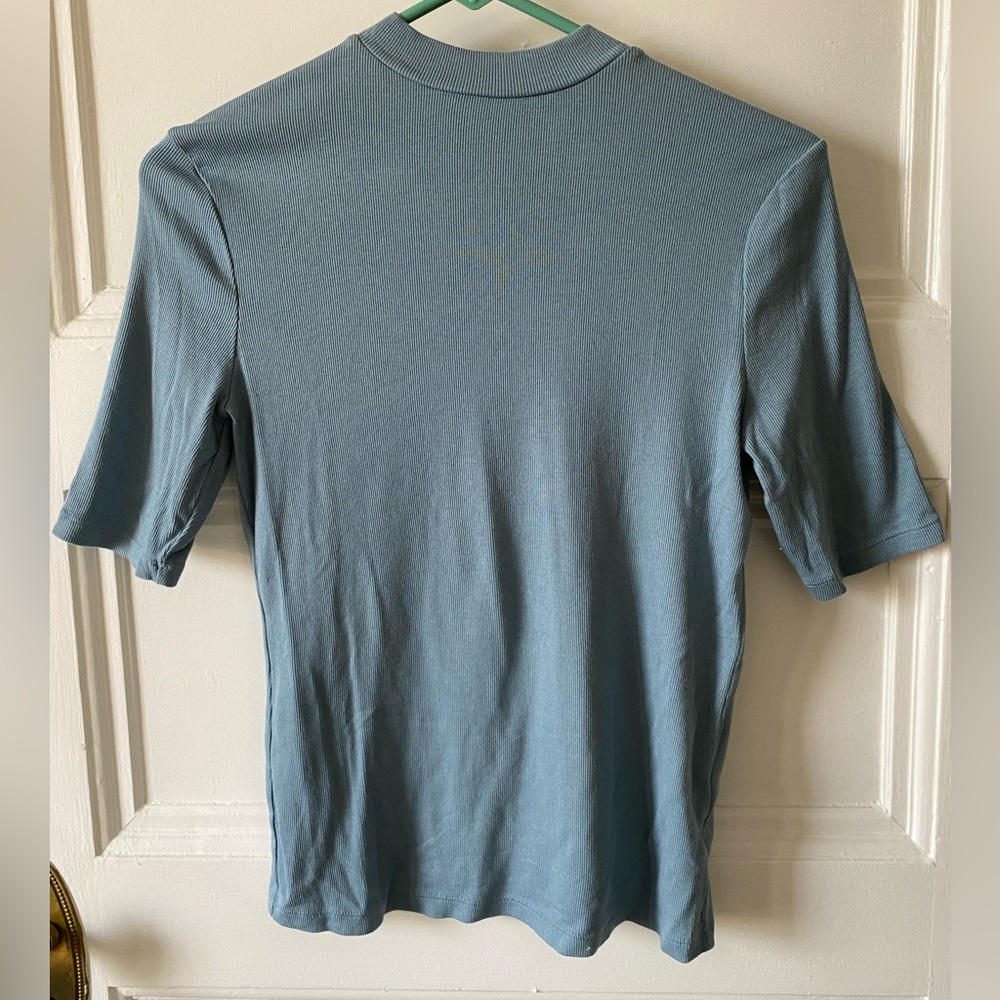🌻Blue Mock Neck Ribbed Top